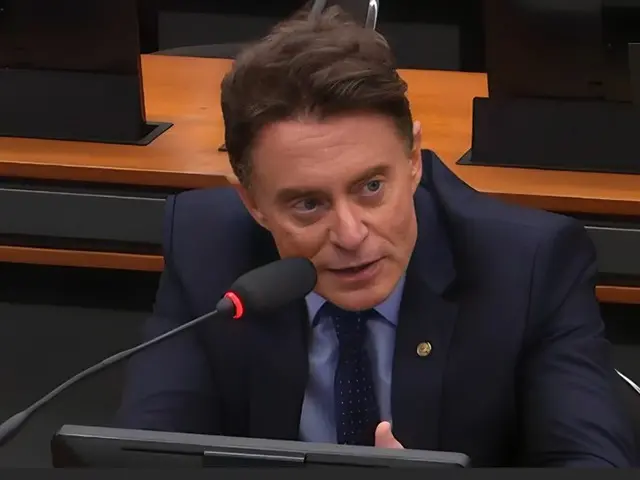 Imagem da notícia: Deputado destina R$ 2,2 milhões em emenda pix para recapear condomínio de luxo onde mora em SP