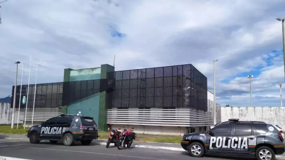 Imagem da notícia: Após quase sete anos, empresário é inocentado por morte de marido de sócia de cachaçaria no Ceará