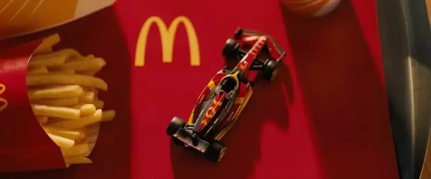 Imagem da notícia Carrinho de F1 em promoção do McDonald's esgota no Brasil e é revendido por até R$ 400