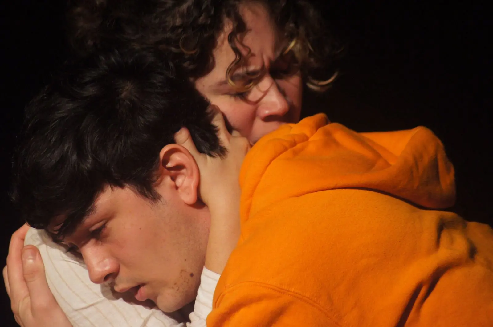 Imagem da notícia Espetáculo de teatro cearense é convidado para representar o Brasil em festival na França