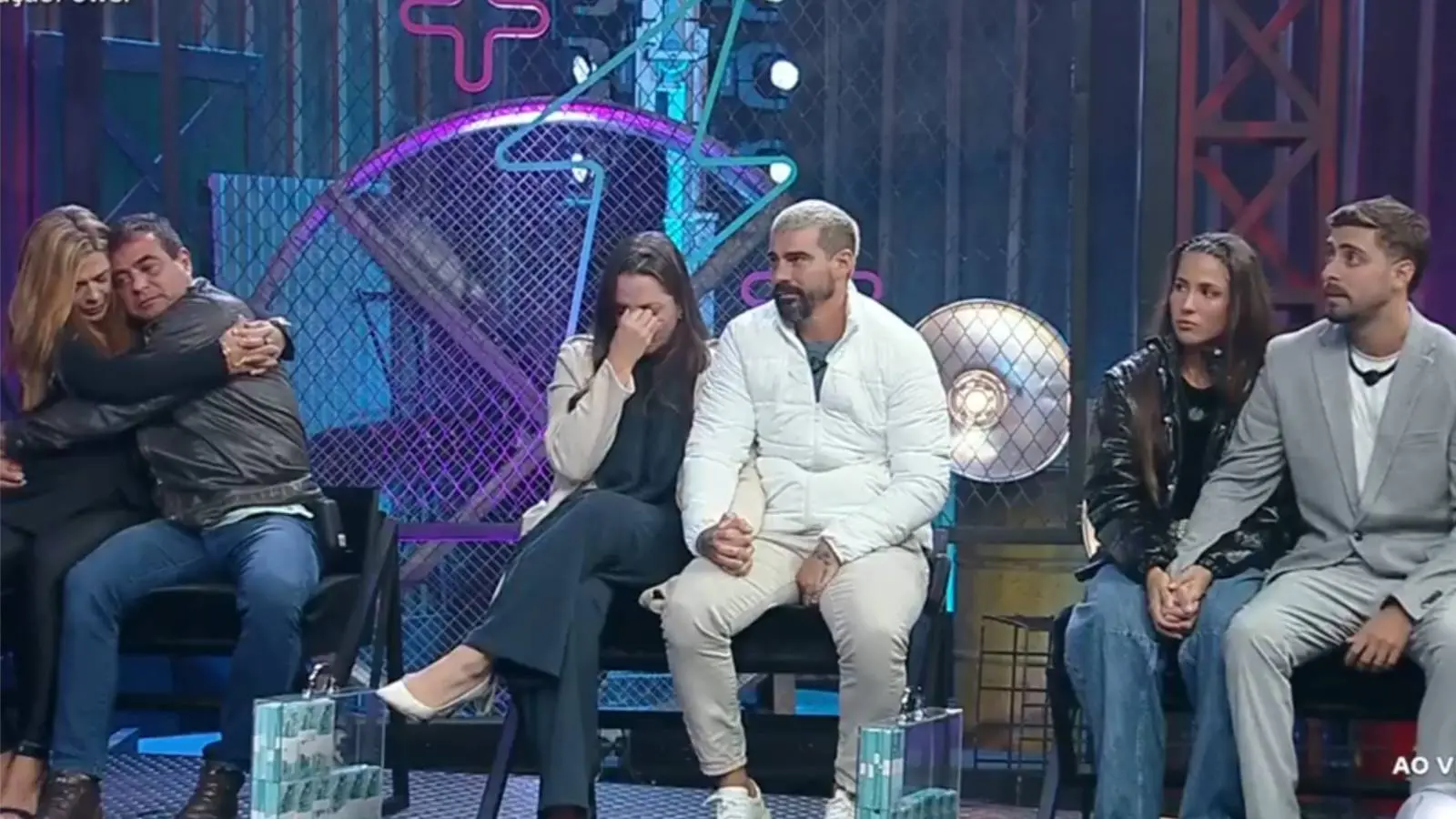 Imagem da notícia Quem saiu do Power Couple ontem? Veja como foi eliminação dessa quinta (3/7)