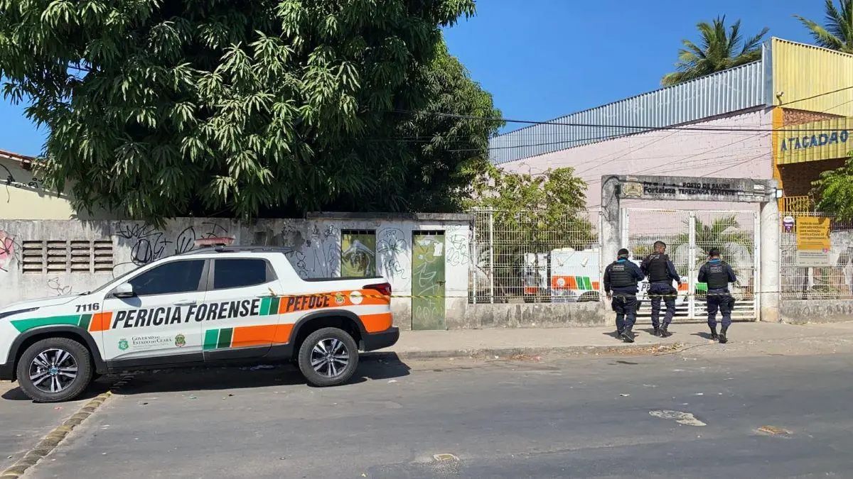 Imagem da notícia Acusados de integrar facção são inocentados por morte de mulher em posto de saúde em Fortaleza