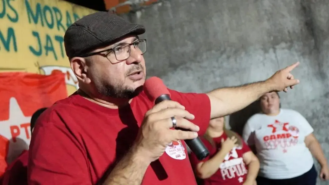 Imagem da notícia: PT Fortaleza elege Antônio Carlos como presidente; conheça o novo comandante do partido