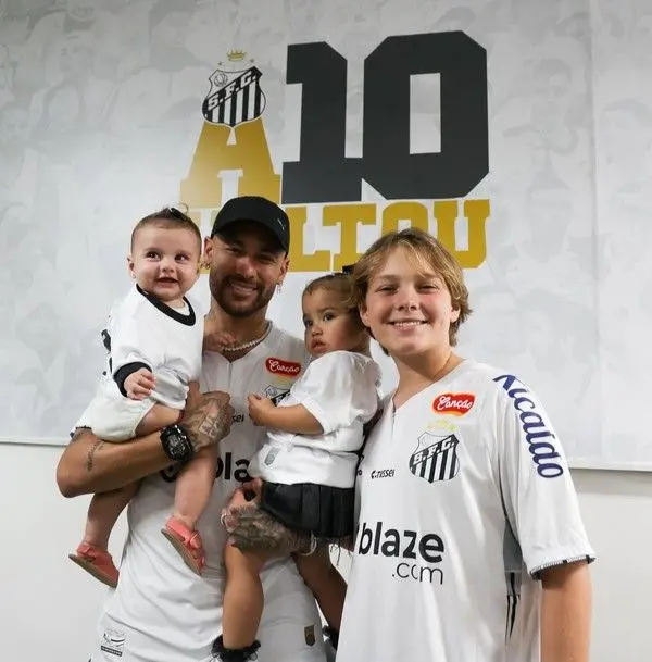 Imagem da notícia Neymar reage a comentário sobre filhas gastarem sua fortuna de 1 bilhão de dólares