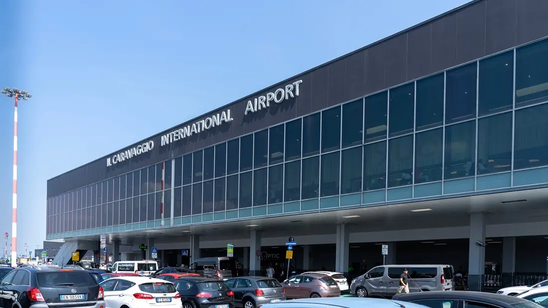 Imagem da notícia Homem morre após ser sugado por motor de avião em aeroporto na Itália