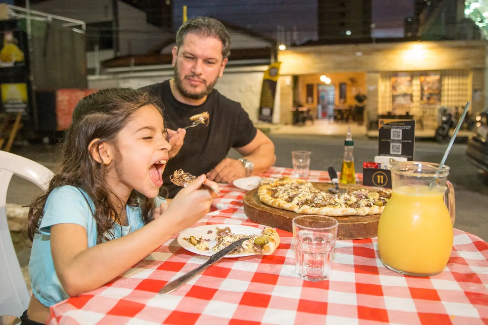 Imagem da notícia: E se pizzas tivessem nome de praças de Fortaleza? Pizzaria inova ao unir sabor e paixão pela cidade
