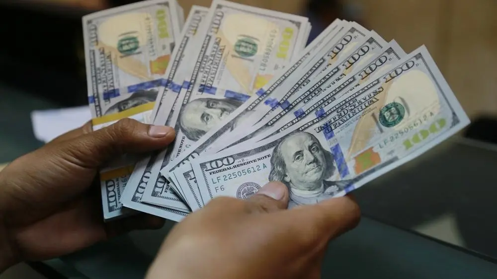 Imagem da notícia: Dólar sobe para R$ 5,62 após Trump anunciar tarifas de 50% ao Brasil