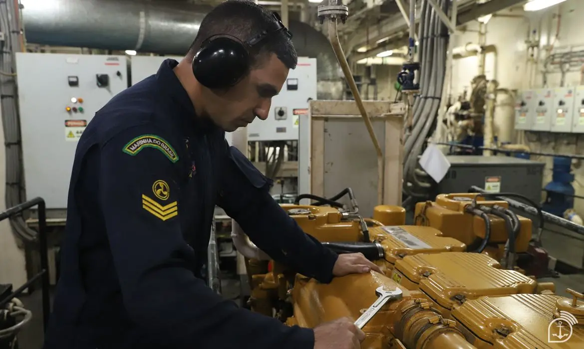 Imagem da notícia: Marinha do Brasil abre concurso para nível médio técnico; veja detalhes