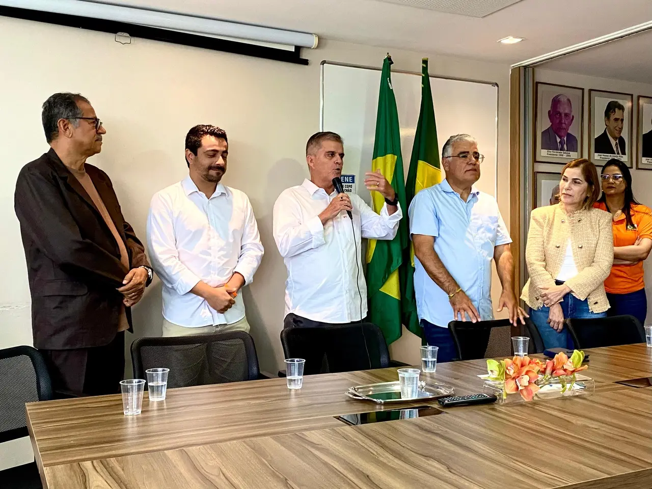 Imagem da notícia: Novo lança pré-candidatura de General Theophilo ao Senado com a presença de nomes do PL