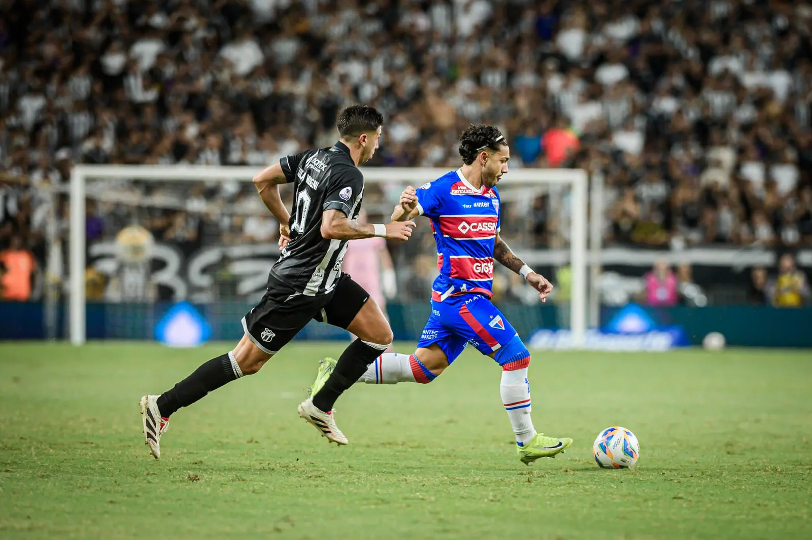 Imagem da notícia Ceará x Fortaleza na Série A: quem venceu mais o Clássico-Rei no Brasileirão?