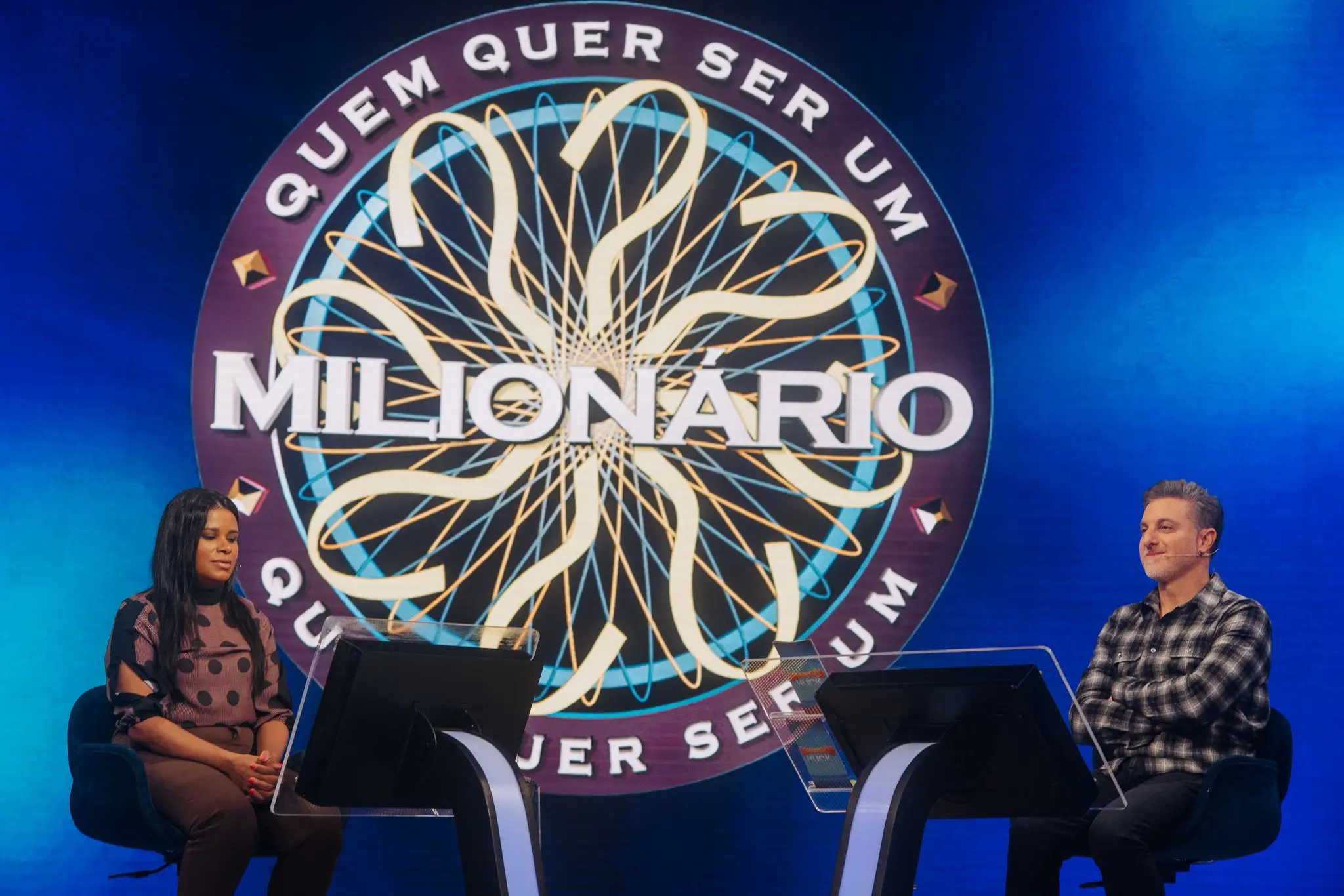 Imagem da notícia Participante erra pergunta de R$ 1 milhão, mas leva R$ 500 mil no 'Domingão com Huck'