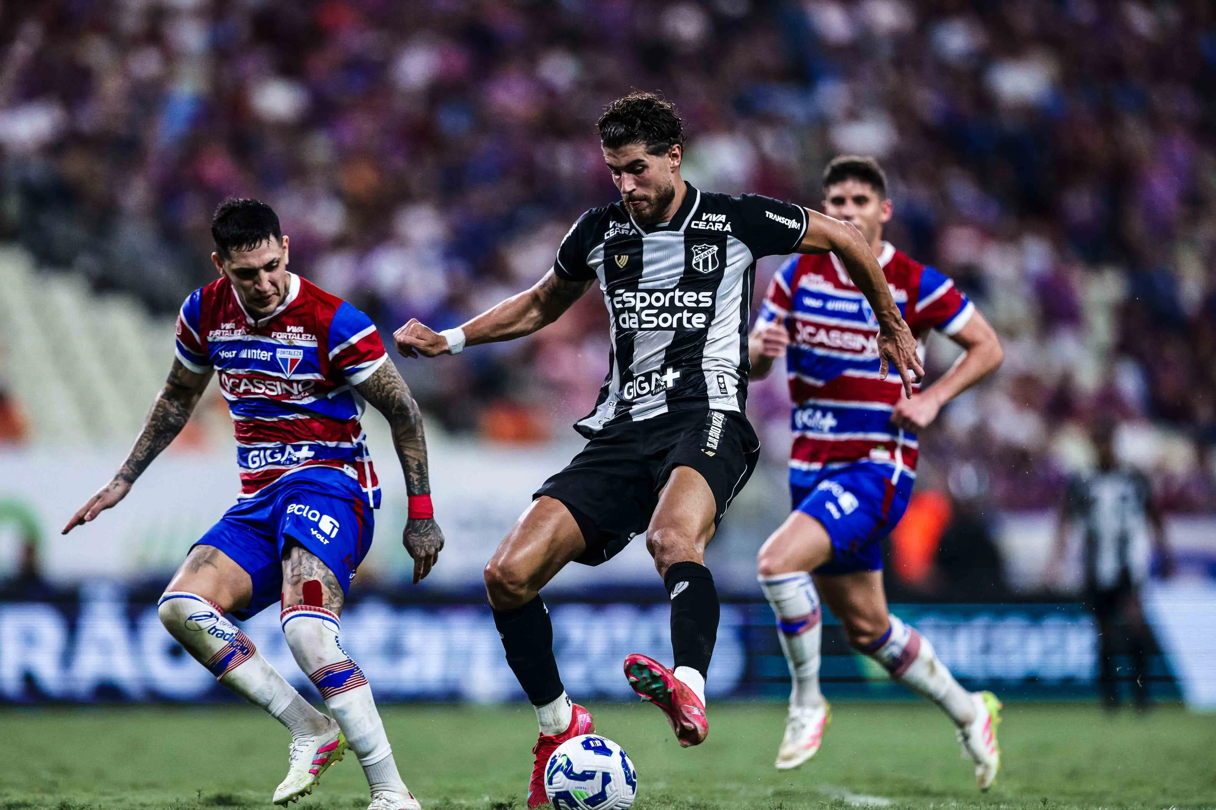 Imagem da notícia Ceará amplia tabu contra Fortaleza no Clássico-Rei; veja histórico