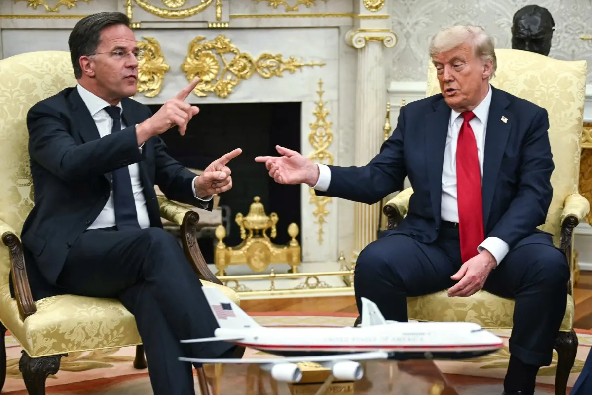 Imagem da notícia Trump ameaça Rússia com tarifa de 100% e promete mais armas à Ucrânia
