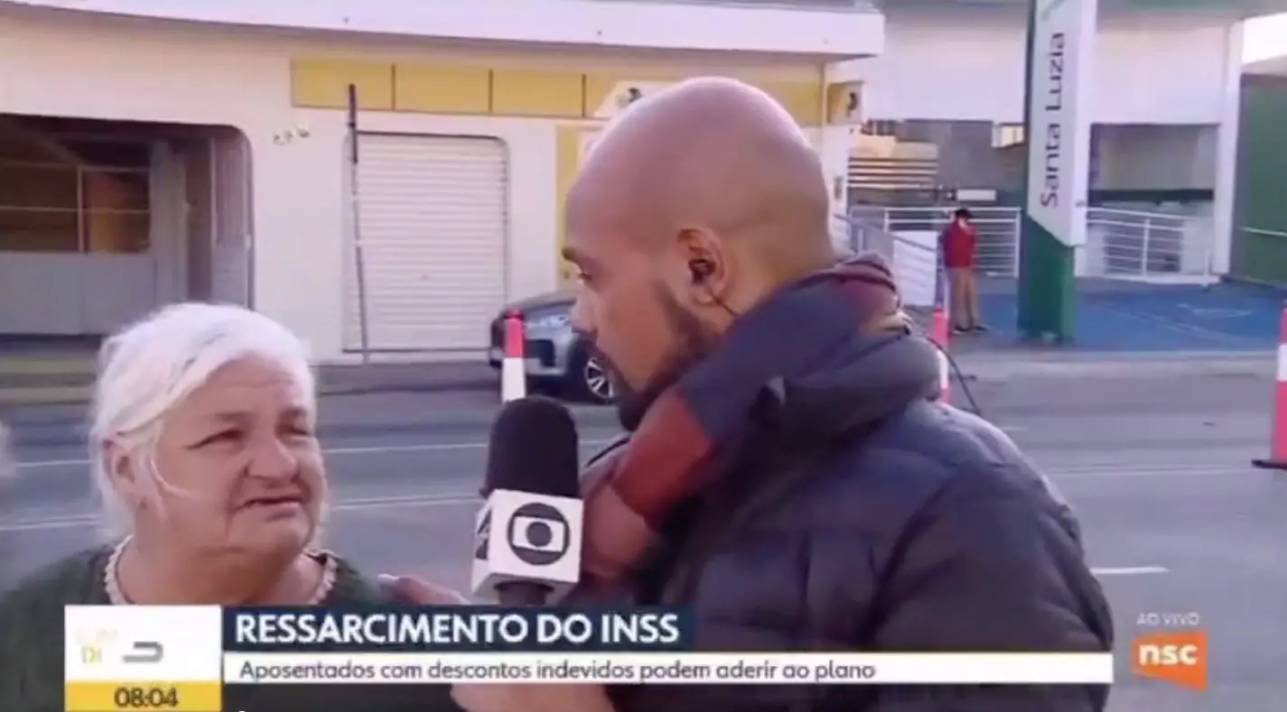 Imagem da notícia Jornalista de SC viraliza com gentileza após ser interrompido por idosa ao vivo; assista