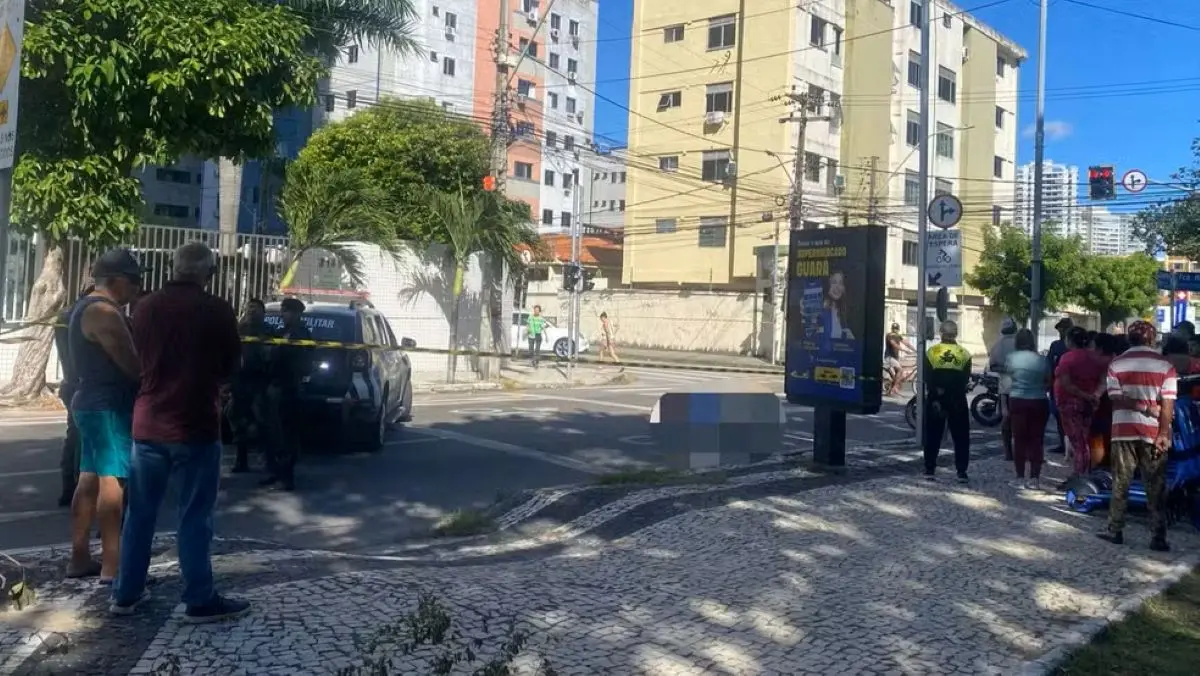 Imagem da notícia: Mulher morta a tiros em moto seria vítima de briga entre facções no bairro Cidade 2000, em Fortaleza