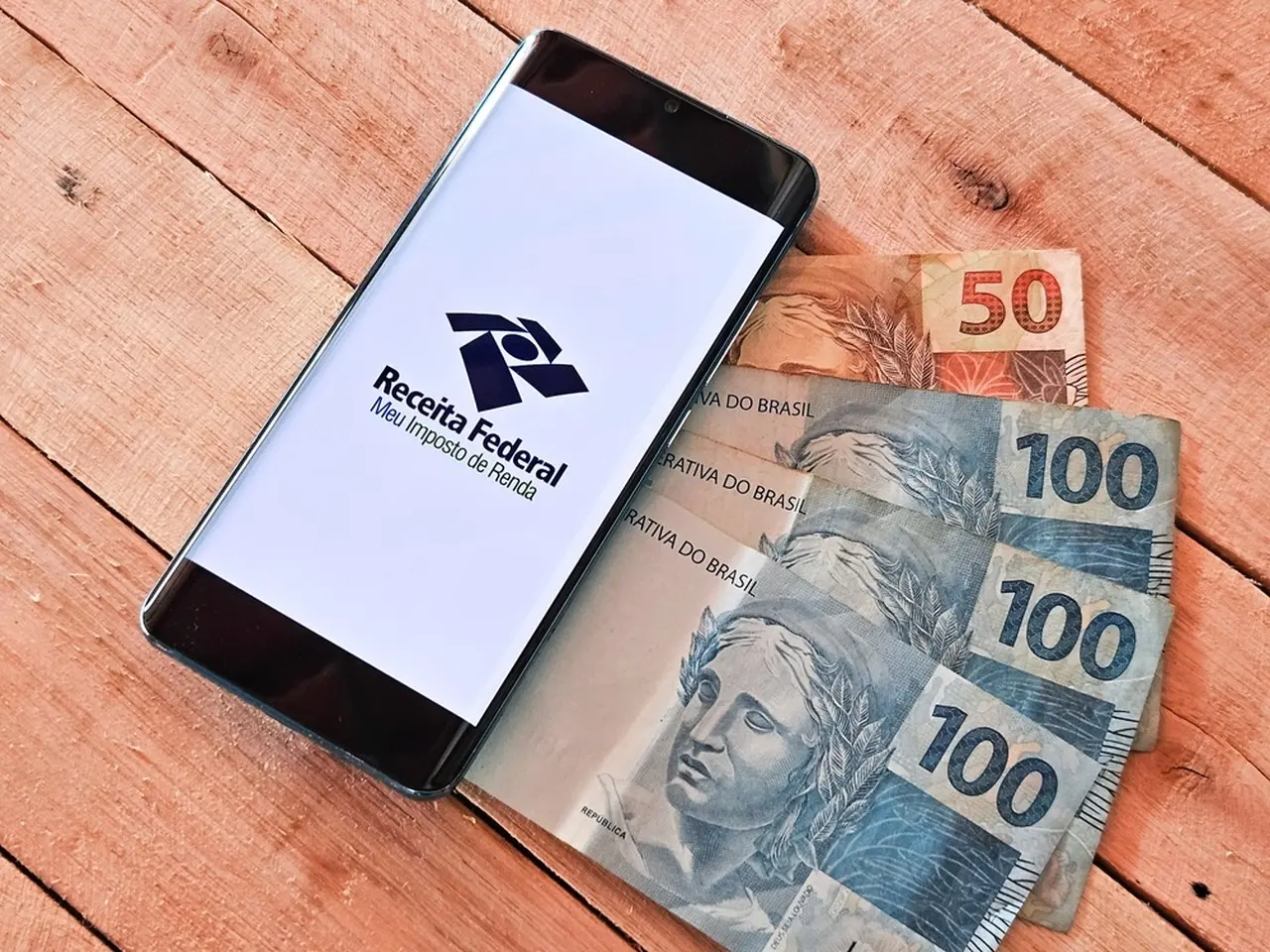 Imagem da notícia Comissão da Câmara aprova projeto que amplia isenção do Imposto de Renda até R$ 5 mil