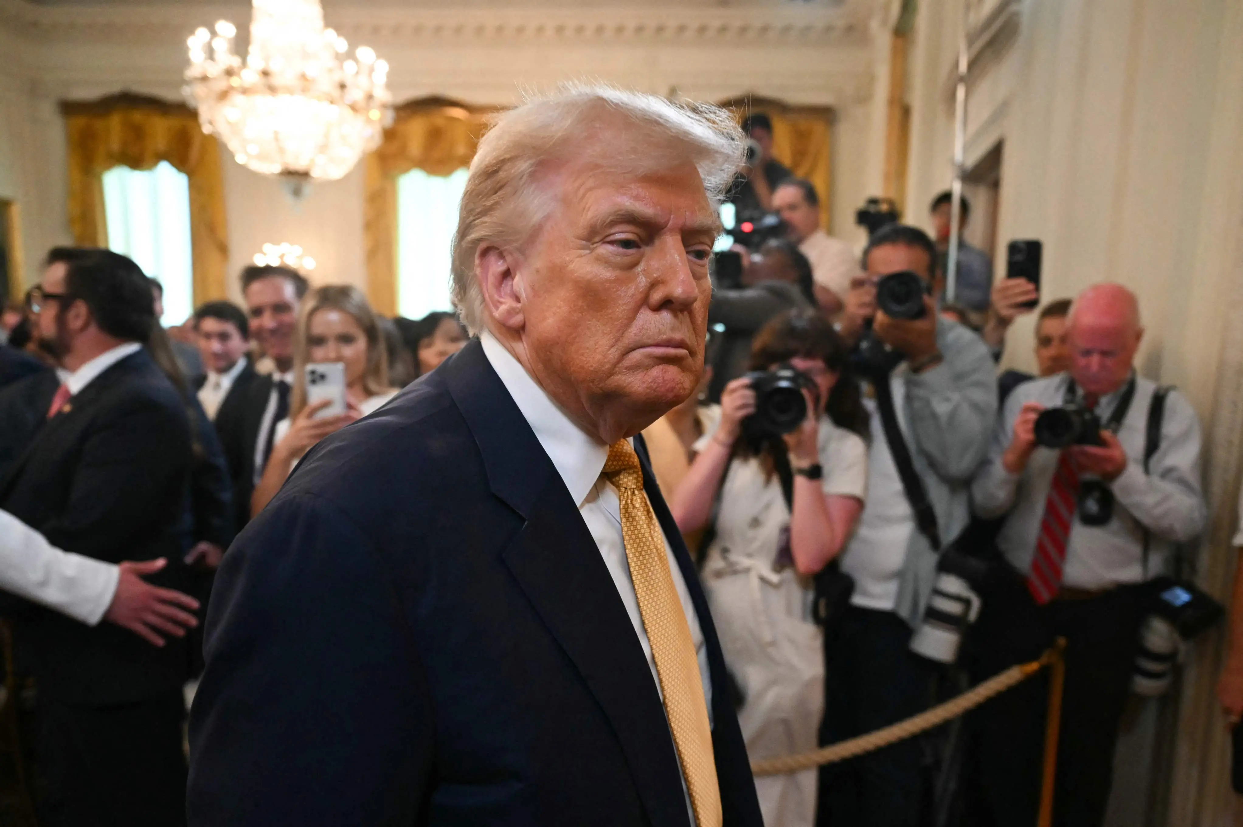 Imagem da notícia Trump quer alterar receita da Coca-Cola nos EUA e gera polêmica