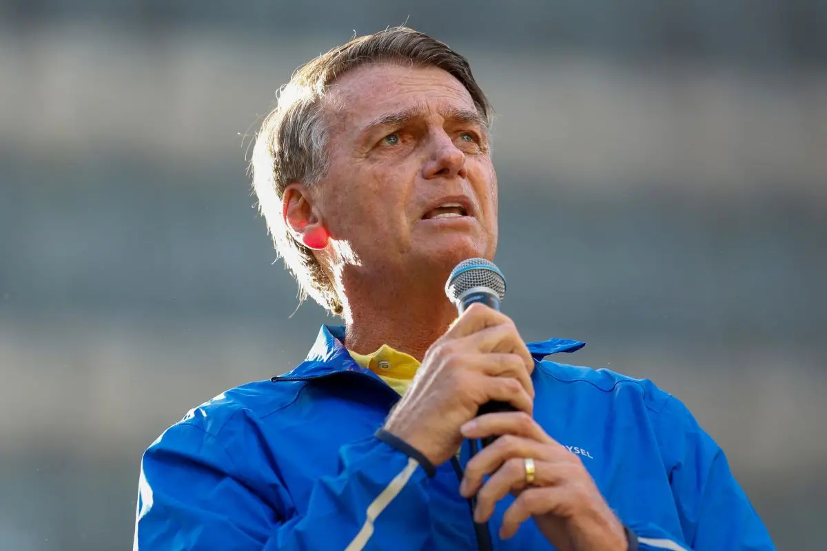 Imagem da notícia: Decisão de Moraes sobre Bolsonaro cita 'atos hostis' de ex-presidente; leia na íntegra