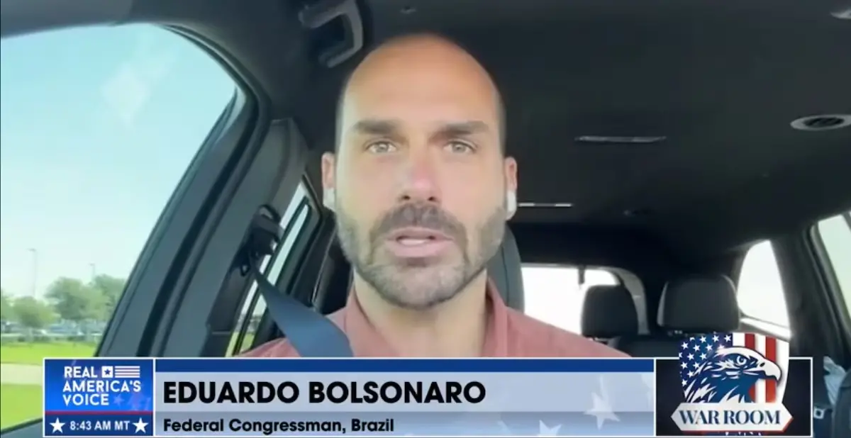 Imagem da notícia: Eduardo Bolsonaro chama Moraes de 'ditador' e pede resposta dos EUA sobre operação da PF