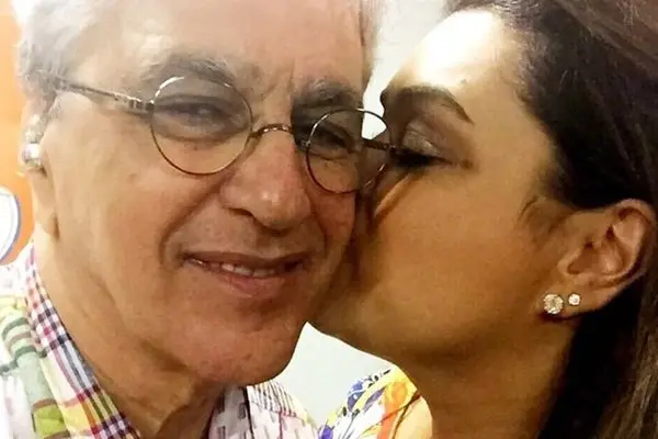Imagem da notícia: Caetano Veloso lamenta morte de Preta Gil: 'Muito difícil aguentar'