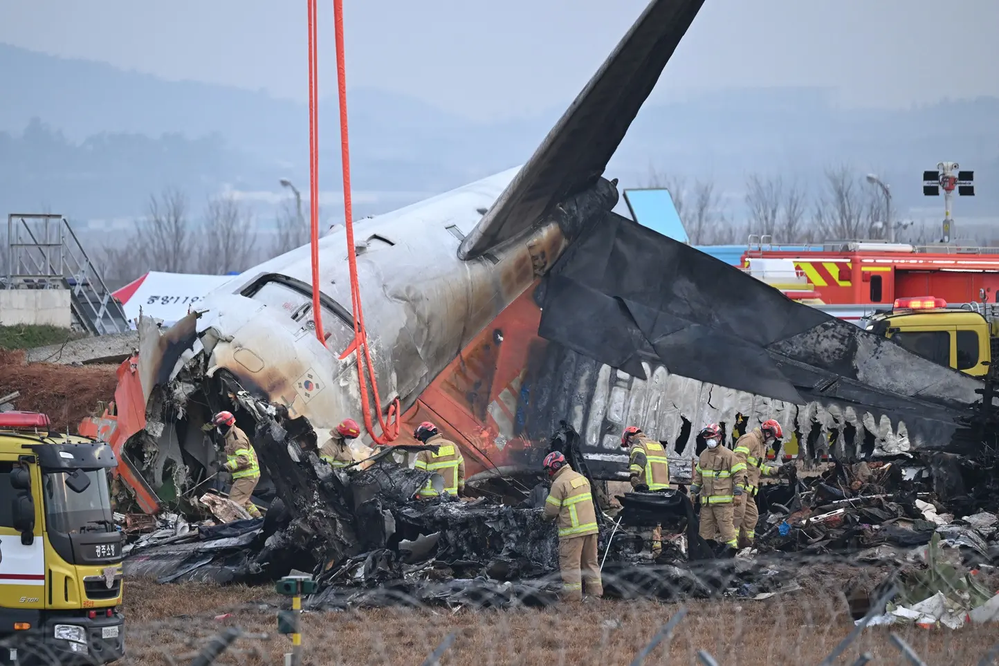 Imagem da notícia Pilotos desligaram motor errado antes de acidente com 179 mortos na Coreia do Sul, diz investigação