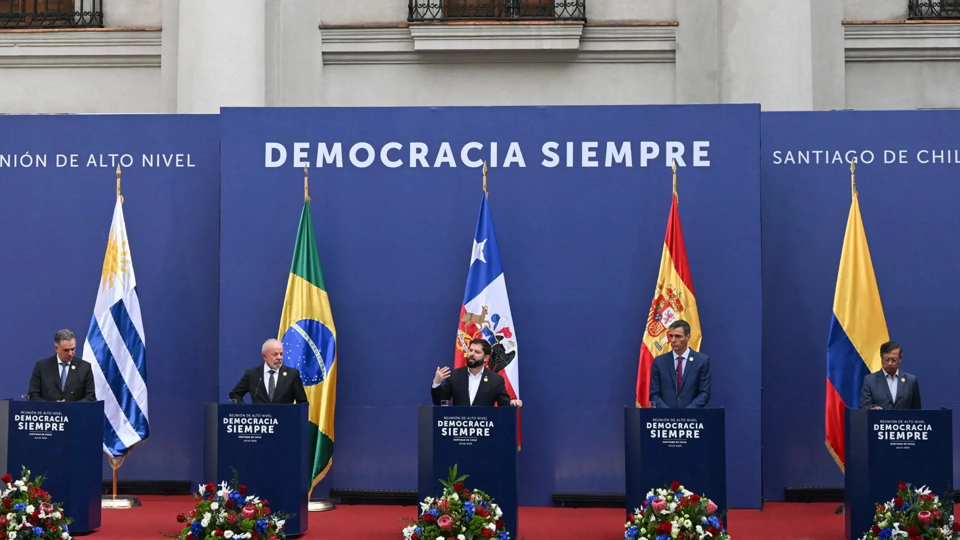 Imagem da notícia Lula participa de encontro de países contra extremismo que ameaça democracias
