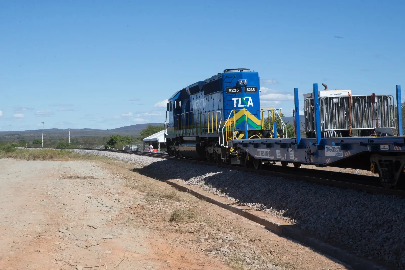 Imagem da notícia: Cada viagem de trem da Transnordestina vai tirar 380 caminhões das rodovias do Ceará