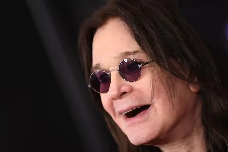 Imagem da notícia Cantor Ozzy Osbourne revelou ter Parkinson em 2020; relembre o anúncio