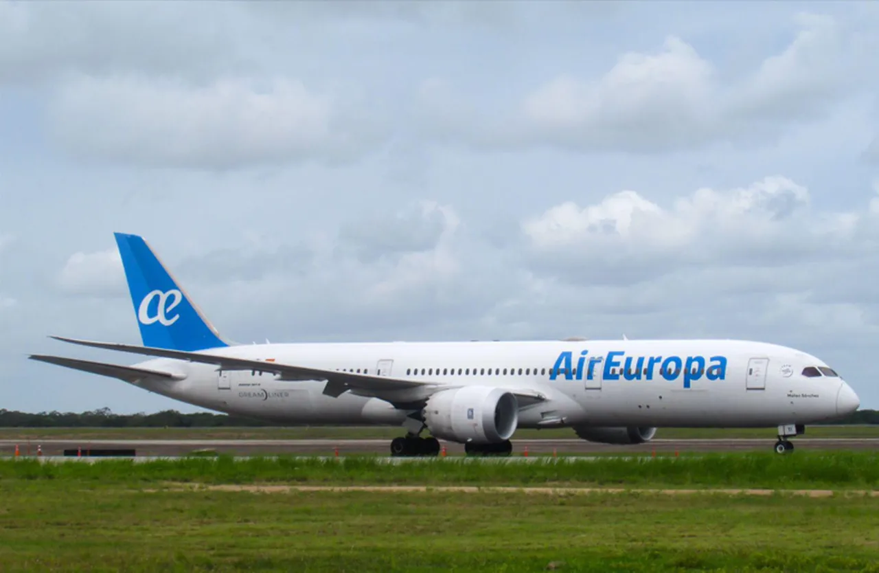 Air Europa alternado em Natal em julho de 2024. Estacionado na taxiway do pátio 01
