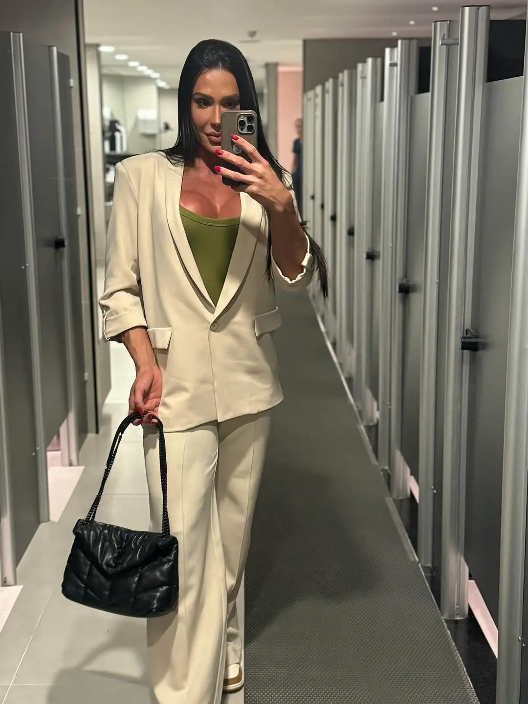 Imagem da notícia Gracyanne Barbosa entra com pedido de divórcio litigioso contra Belo no Rio de Janeiro