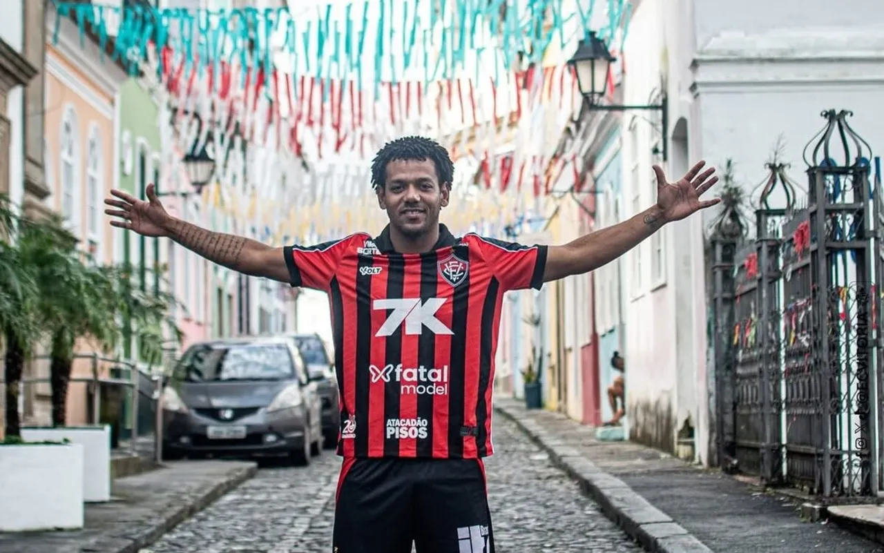 O Vitória contratou Romarinho, ex-Corinthians, que estava no Al-Rayyan