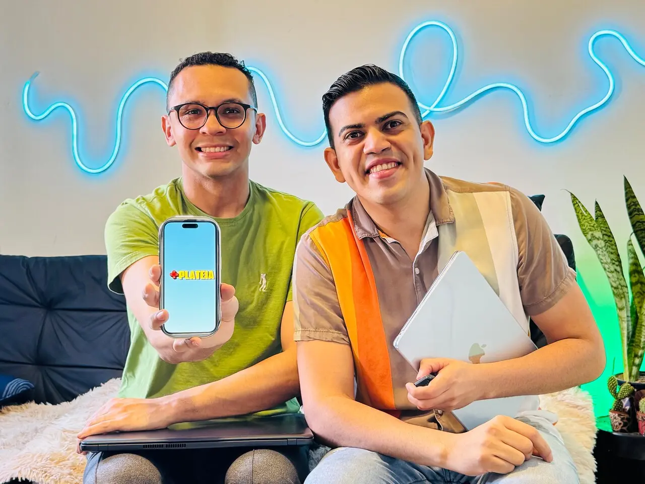Imagem da notícia Cearenses criam app gratuito para divulgar programação de teatro, dança e circo em Fortaleza