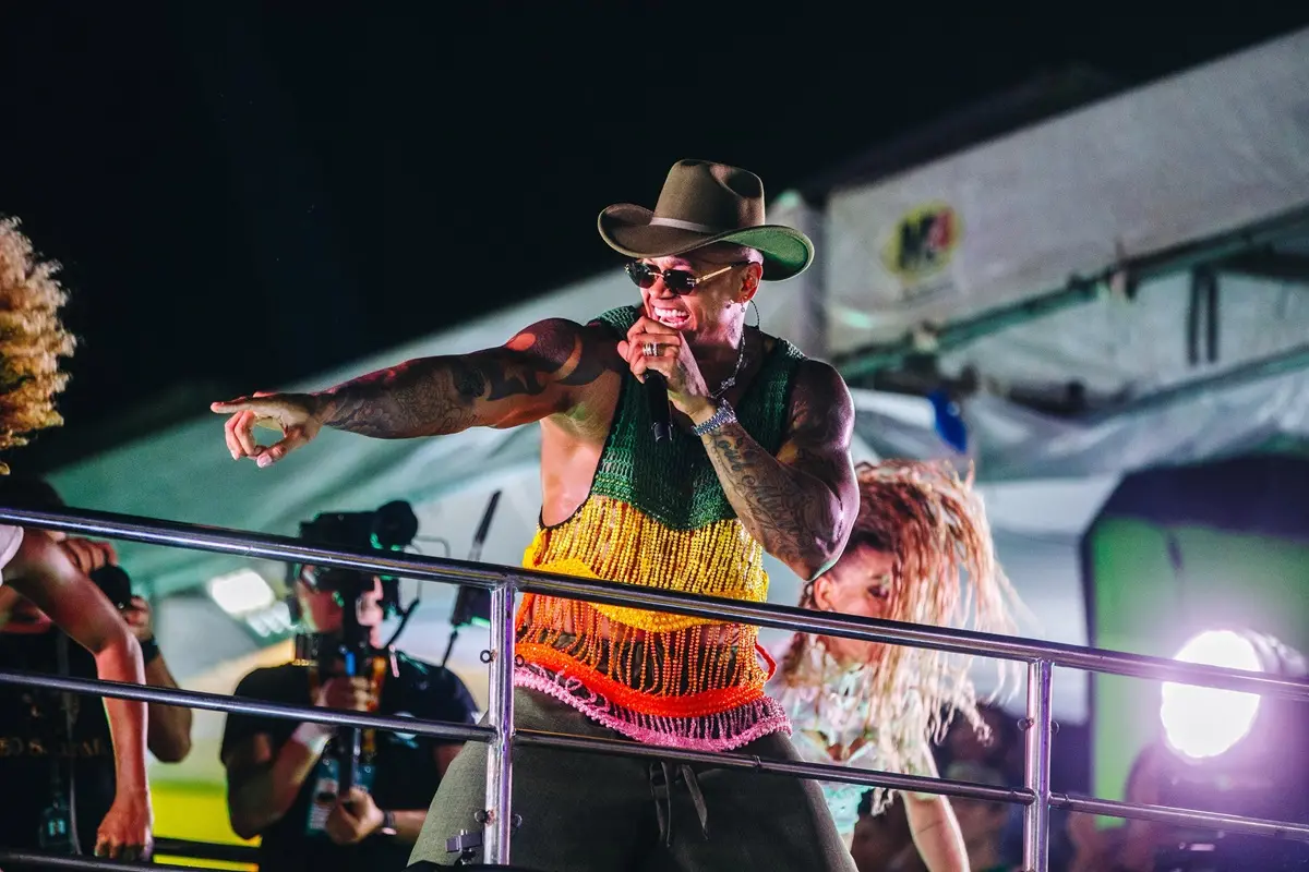 Imagem da notícia: Léo Santana é primeira atração anunciada para o Carnaval de Aracati em 2026