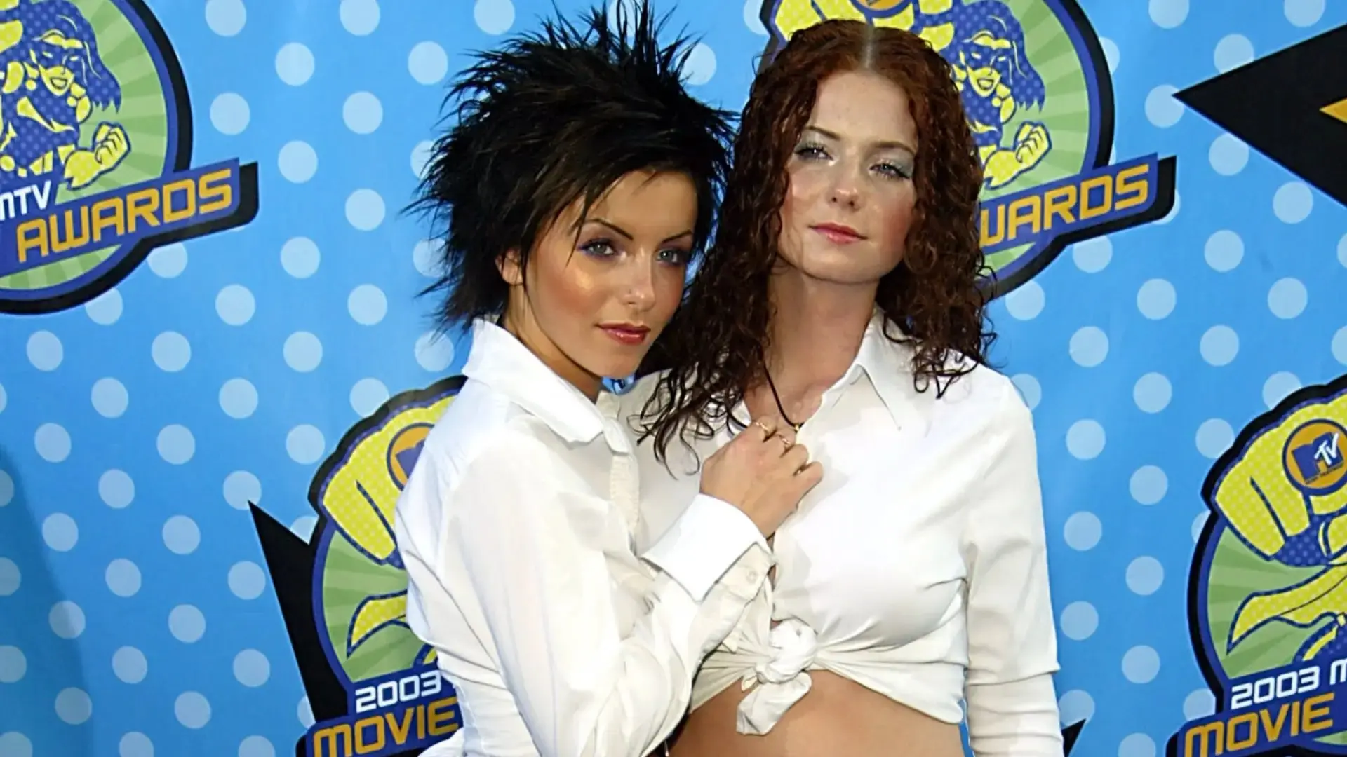 Imagem da notícia: Dupla musical t.A.T.u anuncia retorno e desperta pico de procura pelo grupo na internet