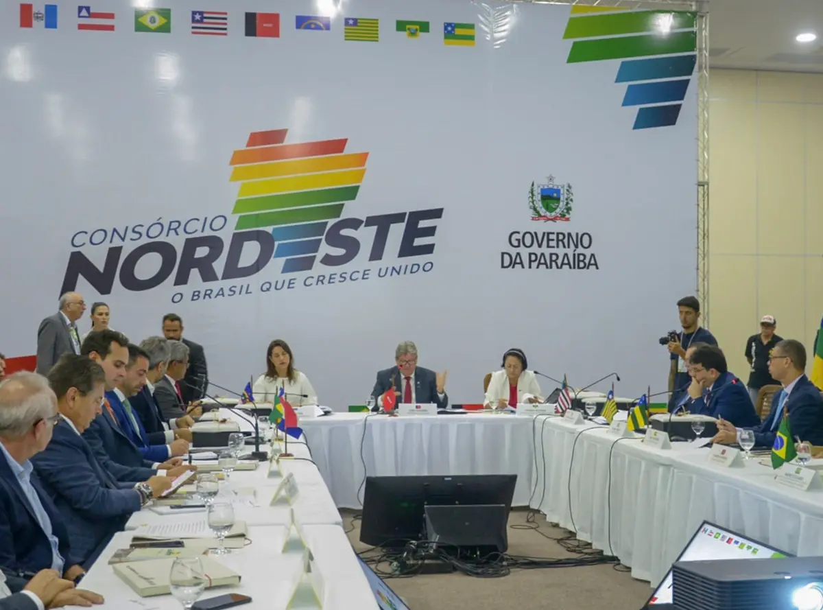 Imagem da notícia Consórcio Nordeste se reúne com presidente Lula para discutir alternativas após tarifaço de Trump