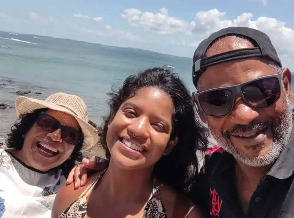 Imagem da notícia: Pai de Juliana Marins abre mochila usada pela jovem na Indonésia: 'Nosso coração apertava'