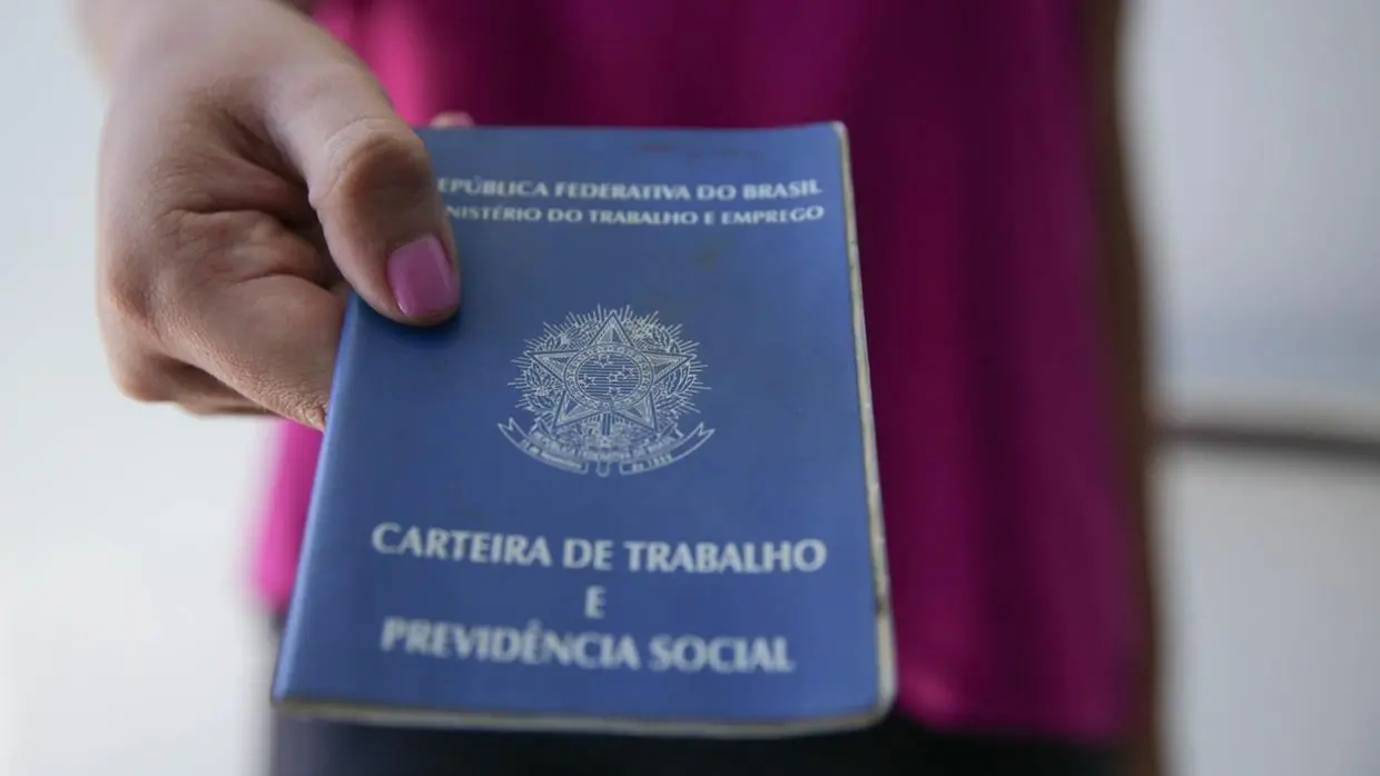 Imagem da notícia: Indústria propõe volta de programa para reduzir jornada e salário de trabalhadores contra tarifaço