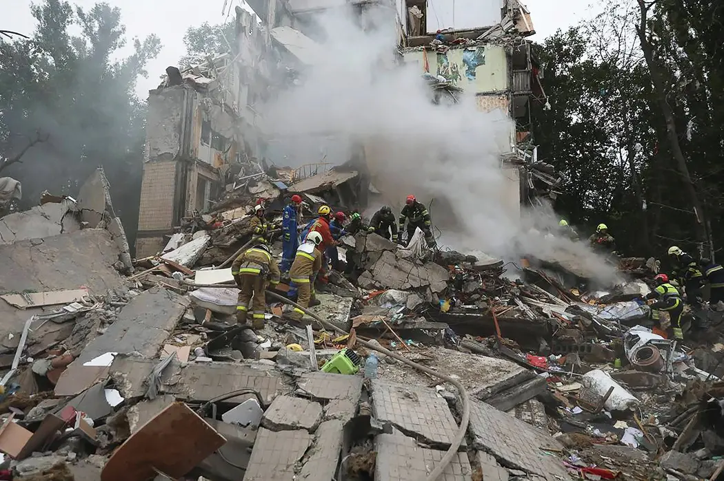 Imagem da notícia Em Kiev, ataque russo com mísseis e drones mata seis e deixa mais de 50 feridos