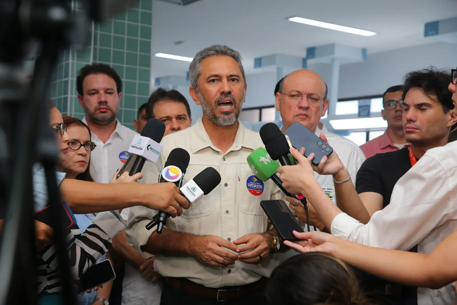 Imagem da notícia: Com tarifaço, Elmano analisa usar peixes e castanha de caju do CE na alimentação de escolas e hospitais