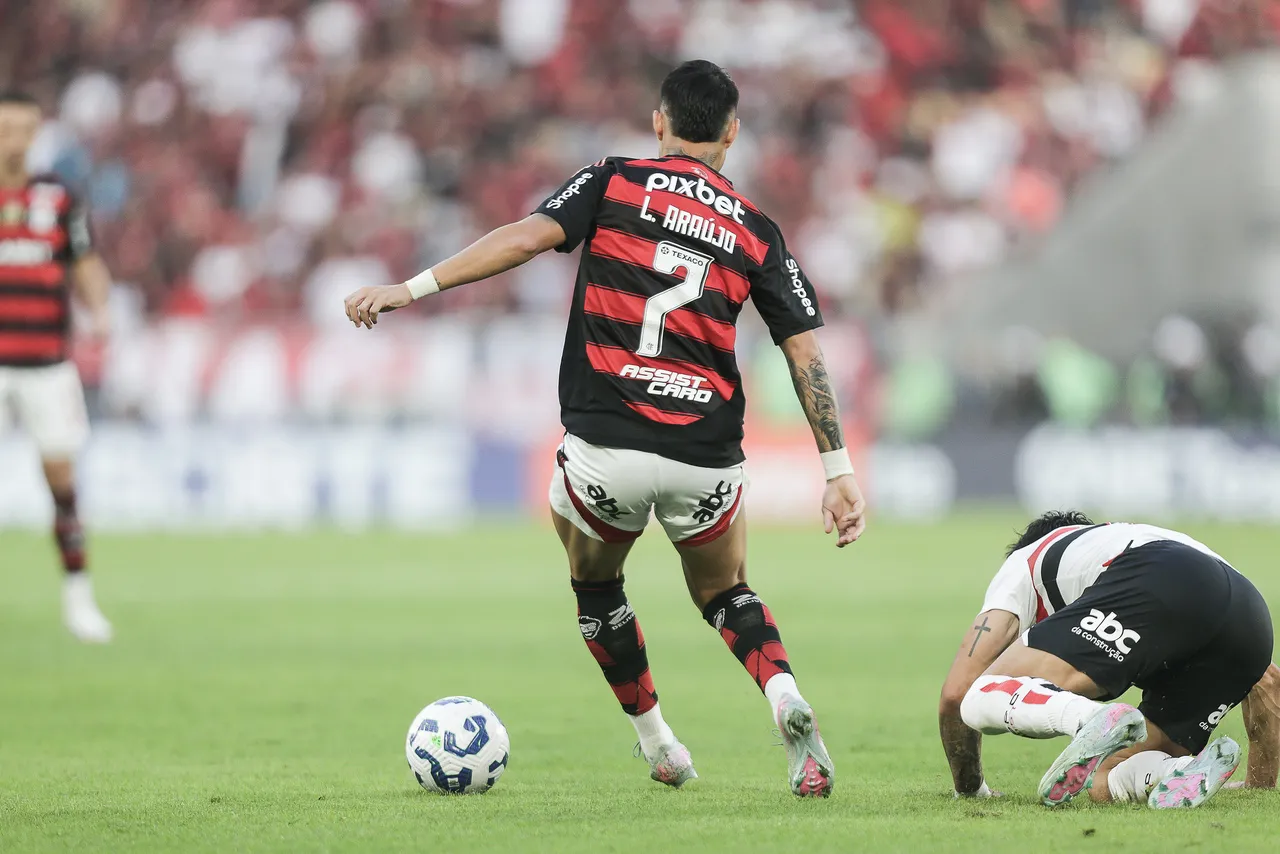 Ao perder a bola, o Flamengo faz a chamada Pressão Pós Perda (PPP), para a retomar rapidamente