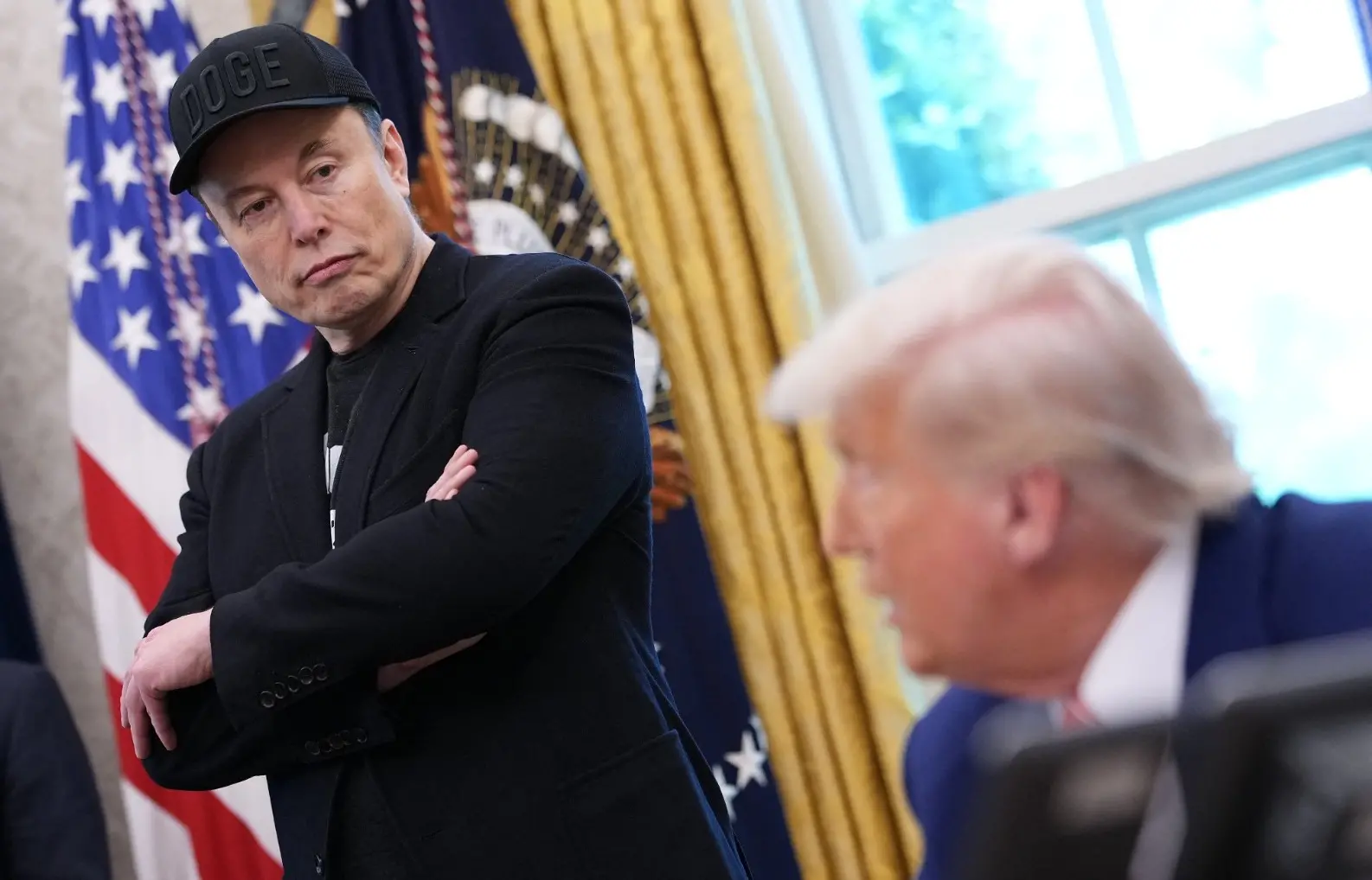 Imagem da notícia: Relatório mostra que Elon Musk injetou R$ 85 mi em grupo de Trump antes de anunciar próprio partido