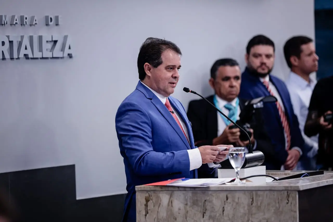 Imagem da notícia Evandro articula presença de Lula na primeira entrega do Espaço Girassol, em Fortaleza, em agosto