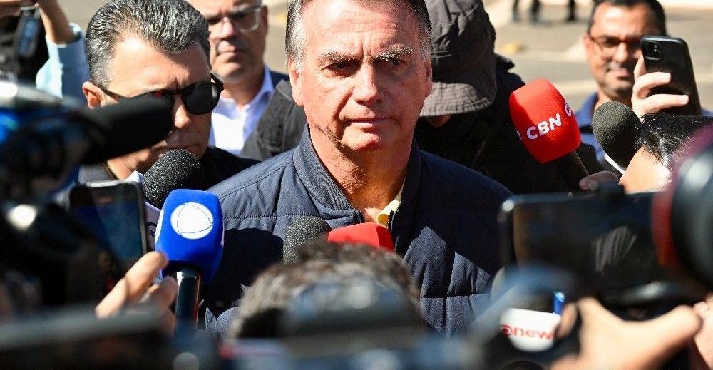 Imagem da notícia Governo dos EUA condena prisão domiciliar de Bolsonaro e faz críticas a Moraes; veja