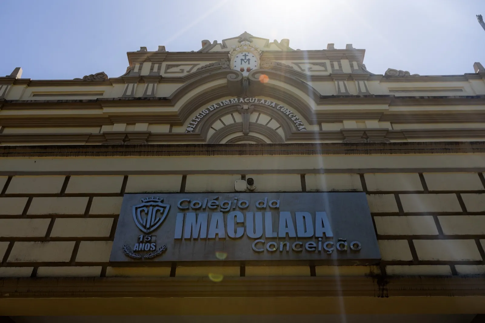 Fachada do Colégio da Imaculada Conceição, prédio tombado em Fortaleza, preserva traços do século em que foi construída, nos anos 1860