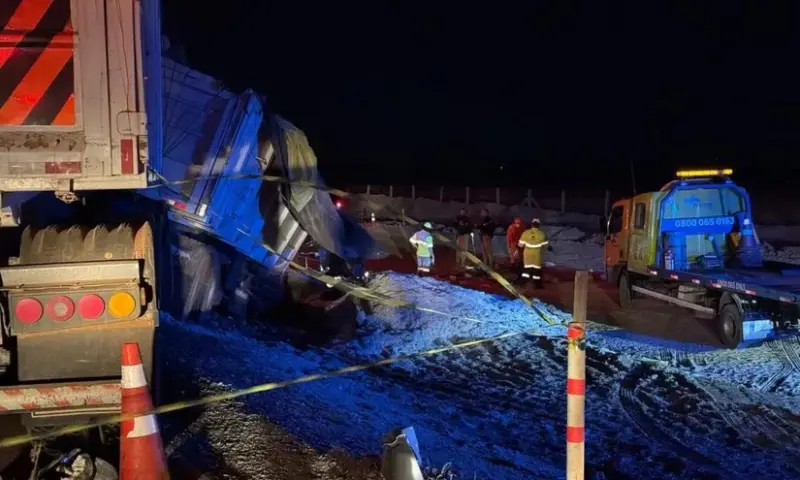 Imagem da notícia: Colisão entre ônibus e carreta deixa 11 pessoas mortas e 46 feridas em Mato Grosso