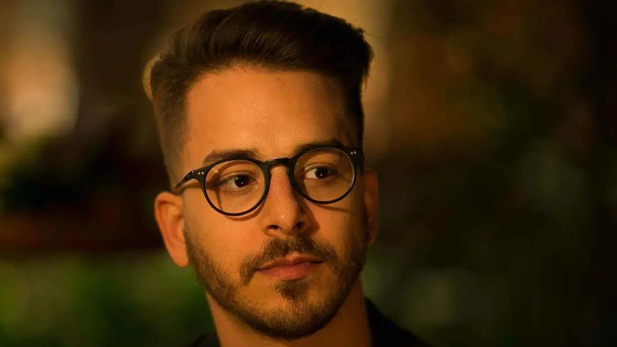 Imagem da notícia Fãs homenageiam filha de Junior Lima durante show do artista em São Paulo