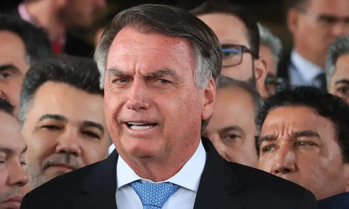 Imagem da notícia: Bolsonaro vira alvo de inquérito do Ministério Público por associar Lula a regime de Bashar al-Assad