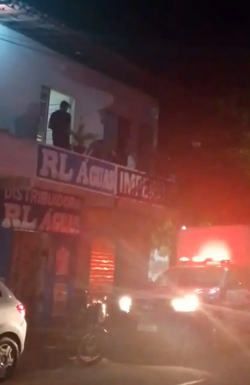 Imagem da notícia: Jovem de 23 anos é morta a facadas pelo namorado em Maracanaú, na Grande Fortaleza 