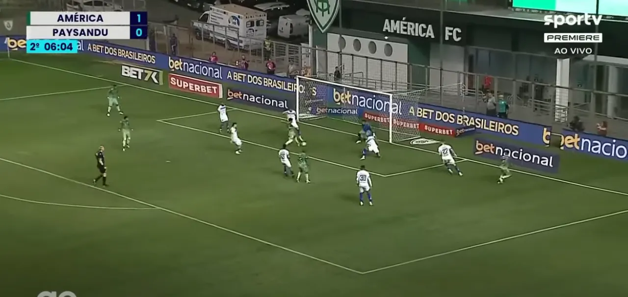 O quinto gol pelo Coelho foi contra o Paysandu, no Independência, estando na pequena área para aproveitar cruzamento rasteiro: