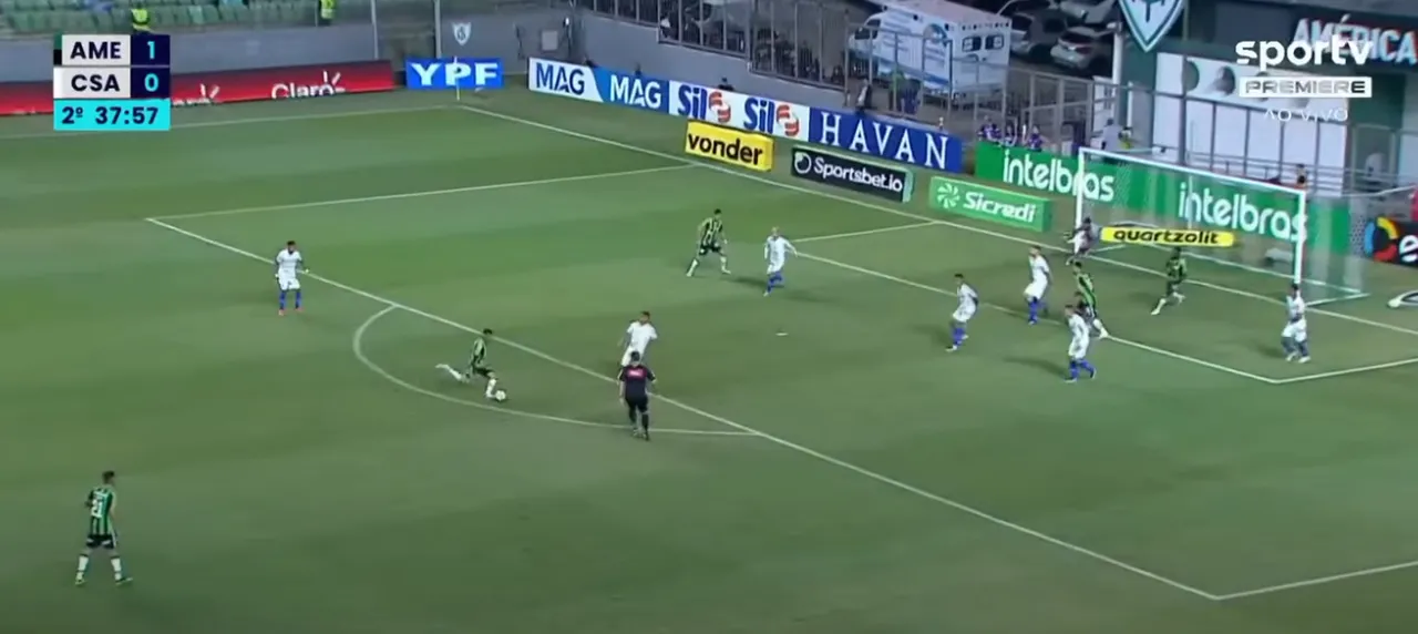 Gol de Rodriguinho, de cobertura da entrada da área
